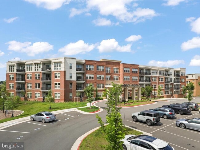 Building Photo - 10755 Fairgrounds Dr Unit 223