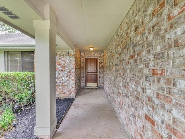 Photo - 22019 Knoll Lake Ln