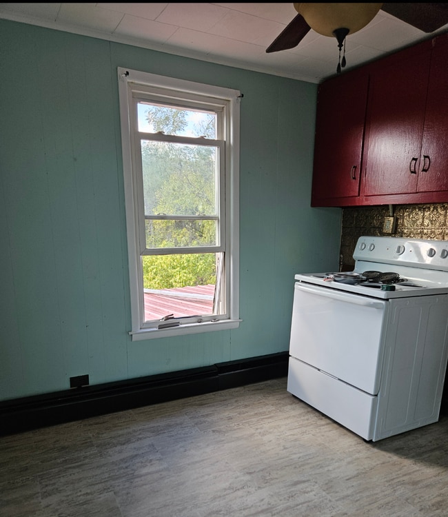 kitchen - 121 N Lancaster St Unit Apt A