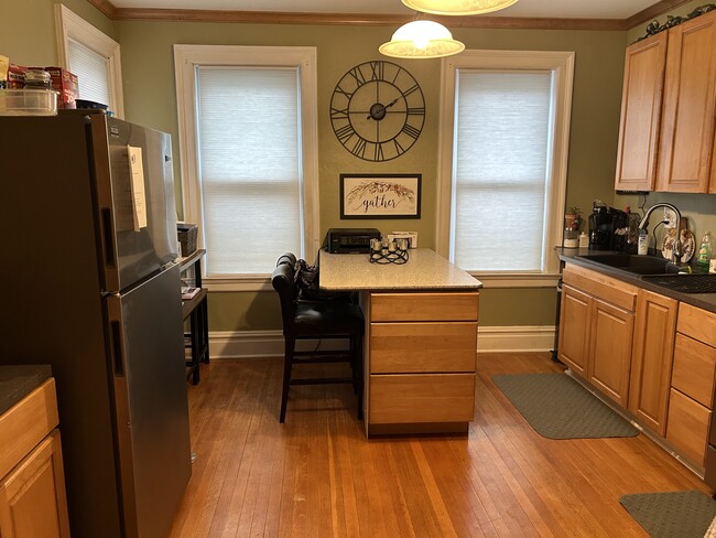 Photo - 32 W 4th St Unit #1