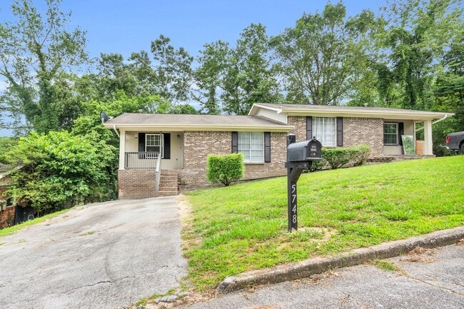 3 bedroom renovated townhome! - 3 bedroom renovated townhome!