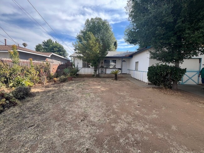 Photo - 909 Fern St