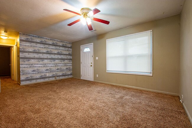 Photo - 2 Bedroom / 1.5 Bath Home in Carter Lake!