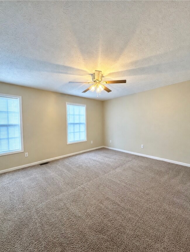 Photo - 634 Hampton Way