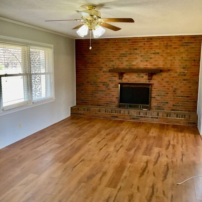 Photo - Brick Ranch Style home with 3 Bedrooms, 2.5 Baths
