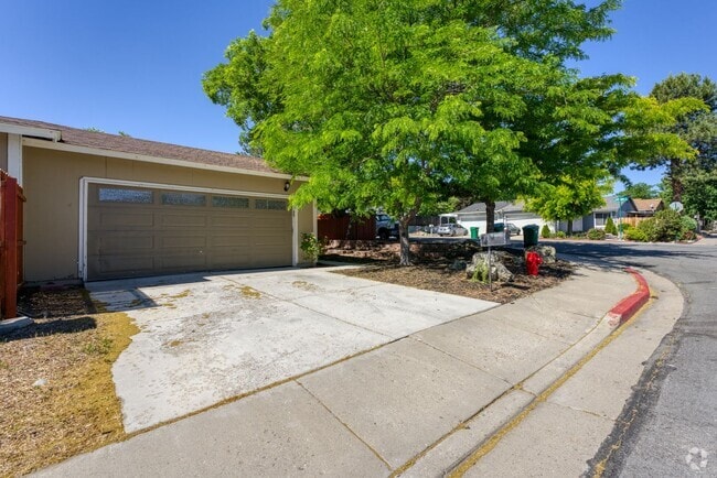 Building Photo - BIG VALUE small price! Rental