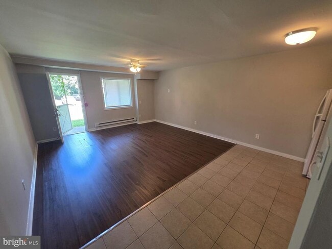 Building Photo - 6935 N 15th St Unit I1 Rental