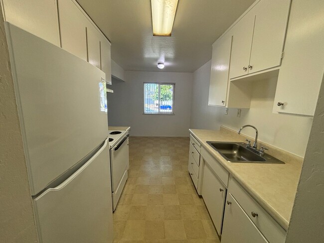 1708 Ross Cir Unit 2