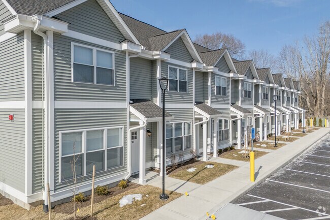 Photo - 68 Church Grn