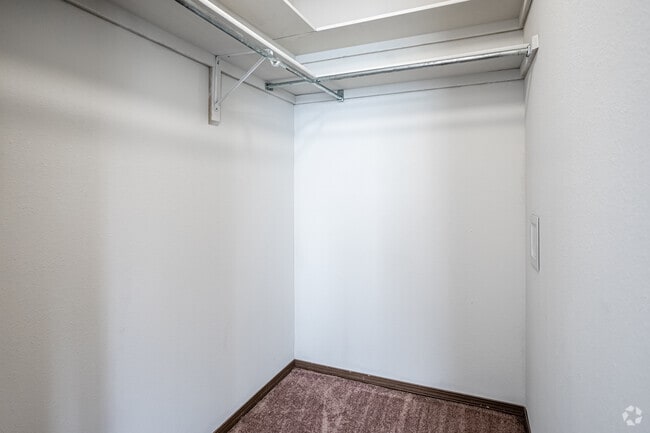 1BR, 1BA - 650SF