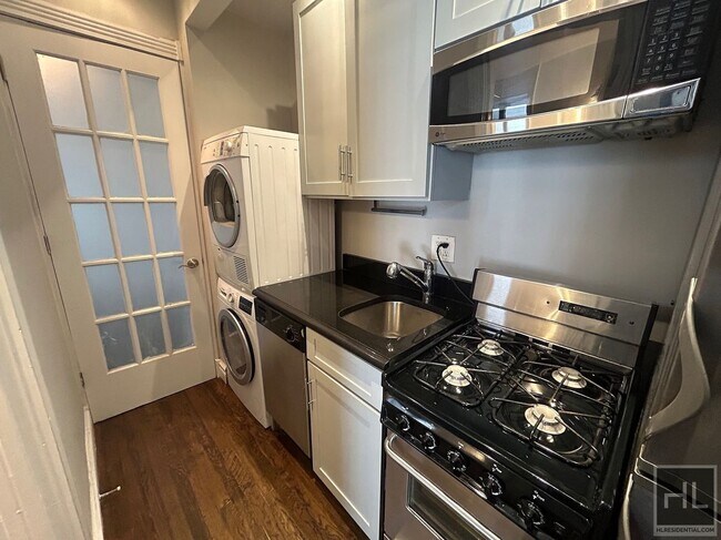 Building Photo - East 13th Street