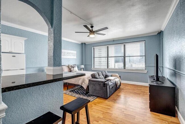 Photo - 311 W Ashley St