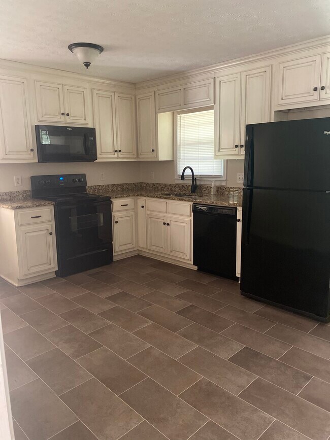 Kitchen - 182 County Line Auburn Rd