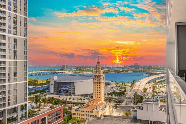 Photo - 501 NE 1st Ave Unit SI ID1505756P