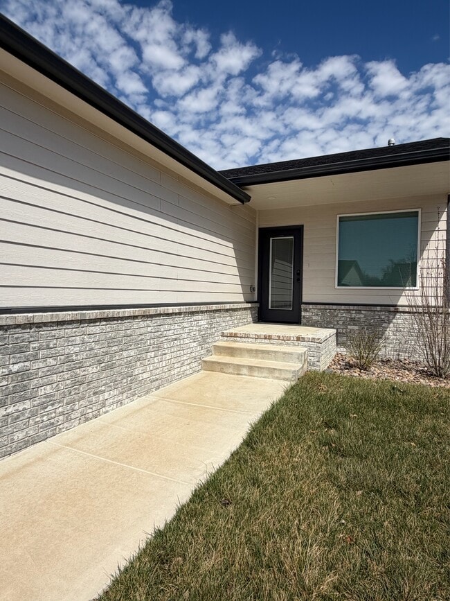 Photo - 15672 E 21st St N