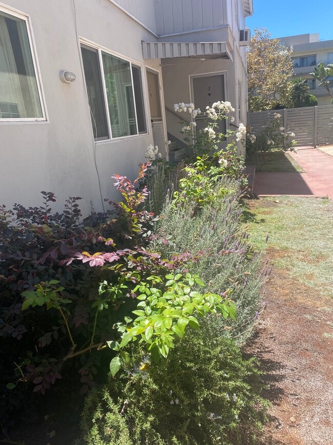 Photo - 128 S Hayworth Ave Unit Hayworth Avenue #6