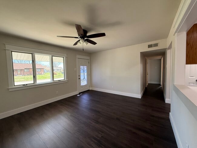 Photo - 705 Saint Paul Ln
