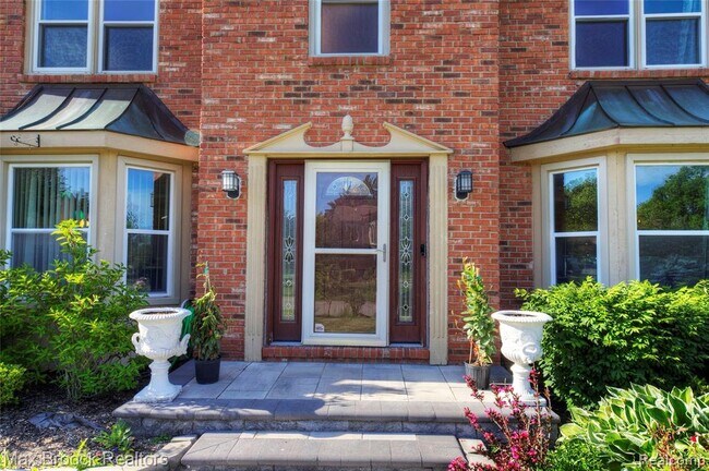 Photo - 30118 Kingsway Dr