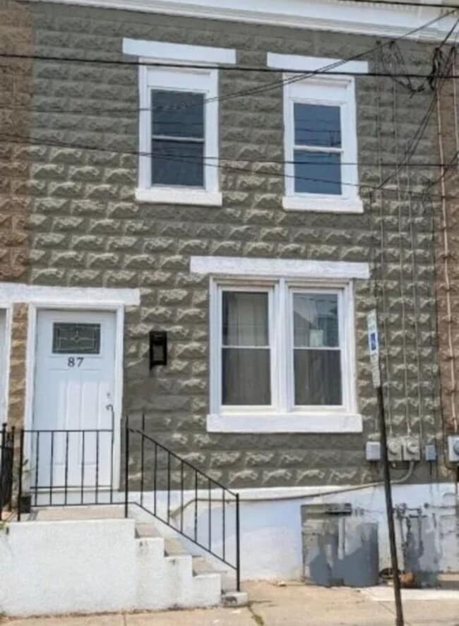 87 Jefferson St Unit 1