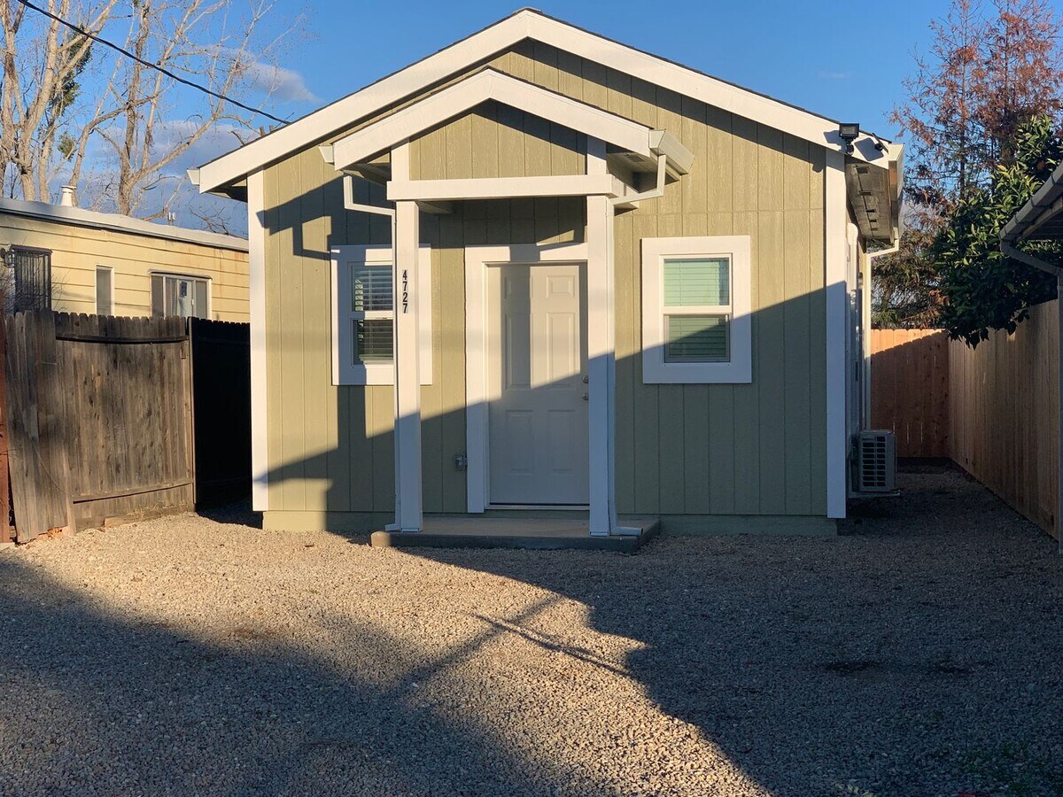 1 bed/1 ba cottage - Olivehurst - 1 bed/1 ba cottage - Olivehurst