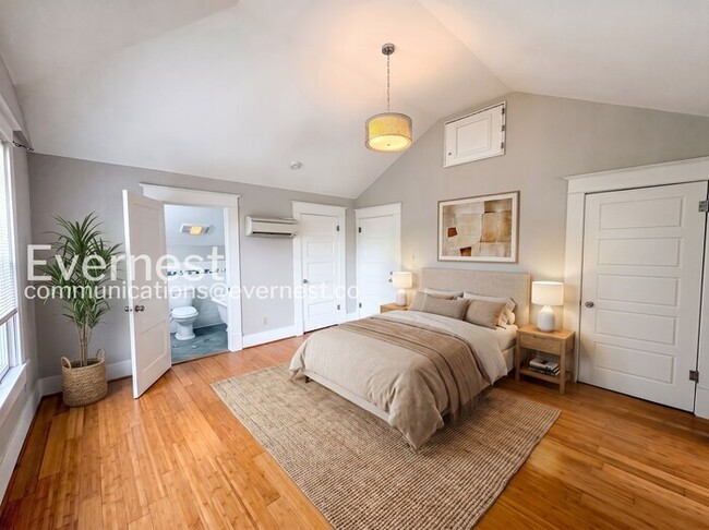 801 Willow St Unit b