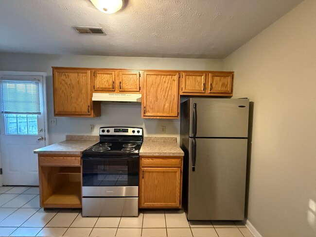 Photo - 2 Bedroom pay ONLY Electric! Unidad D