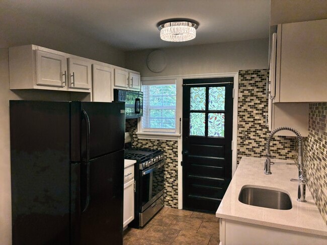 Photo - 1010 Sanford Ave Unit 1