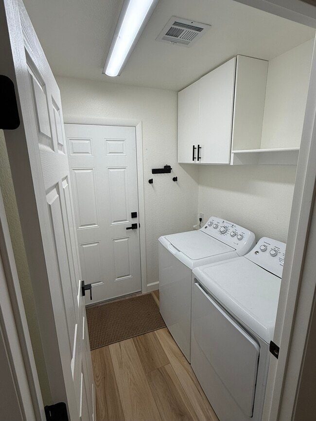 Photo - 3624 W Elgin St