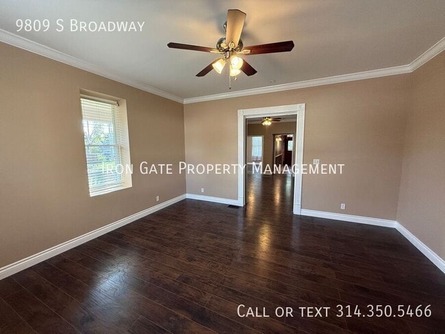 Photo - 9809 S Broadway