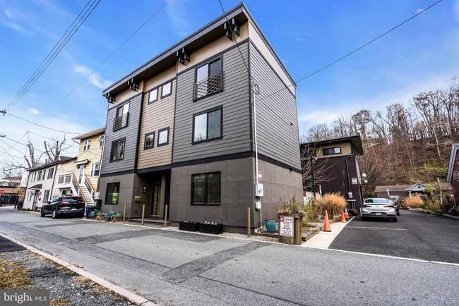 Building Photo - 12 McCready's Alley