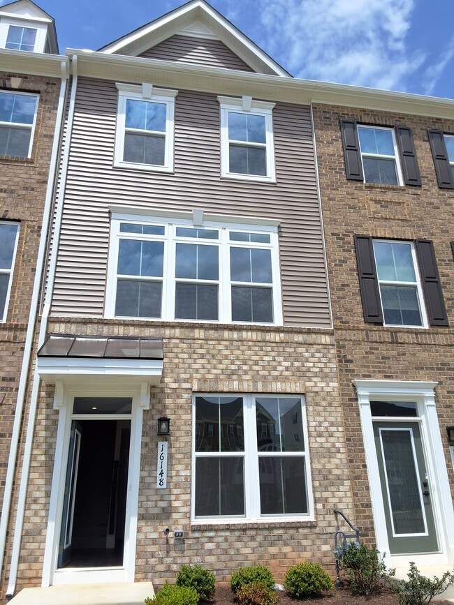 Photo - 16148 Hyde Pk Pl