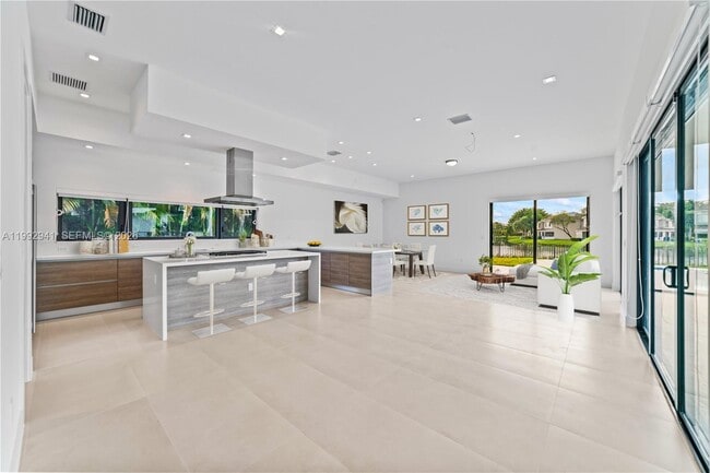 Photo - 16680 Botaniko Dr N