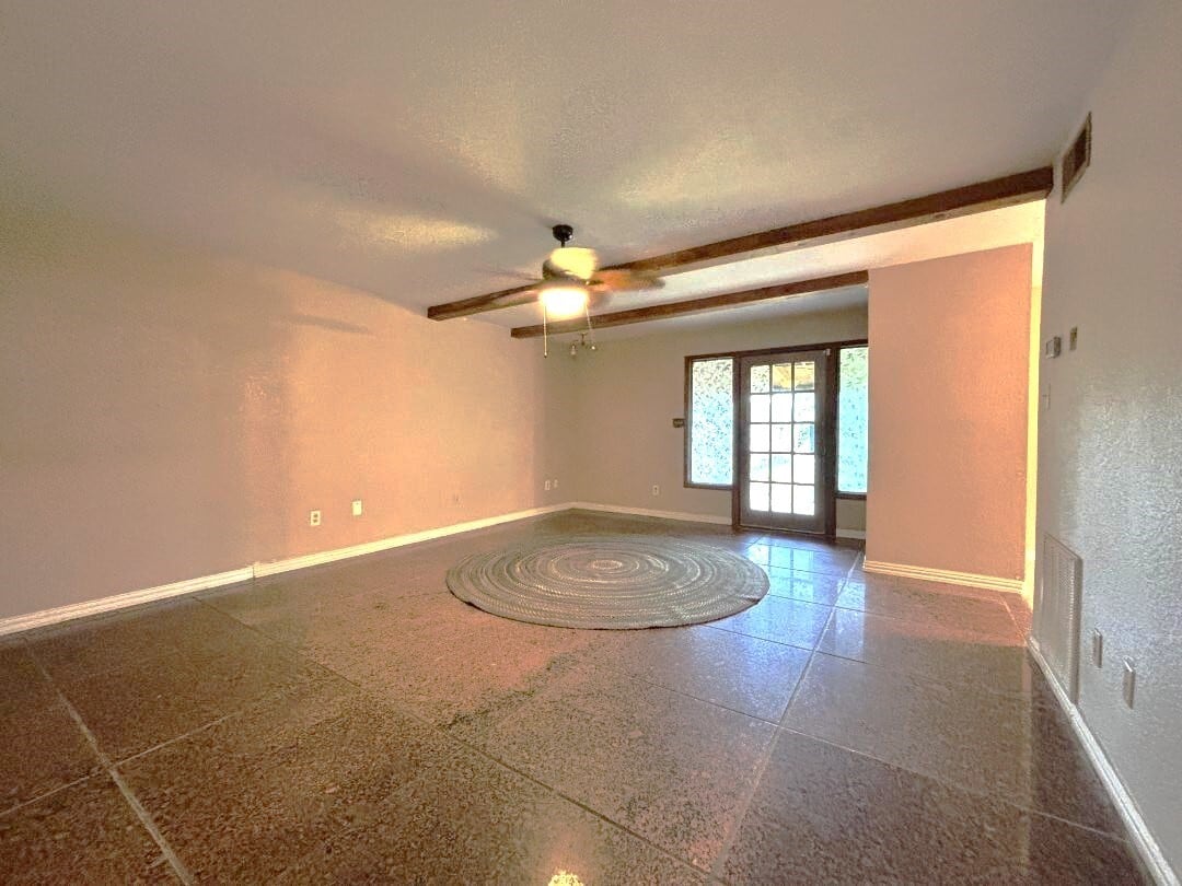 Photo - 406 Bowie St