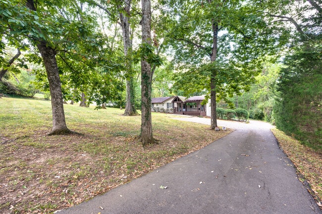 Photo - 3529 Trimble Rd