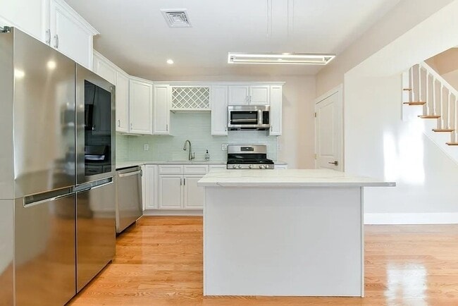 Photo - 31 Chipman St