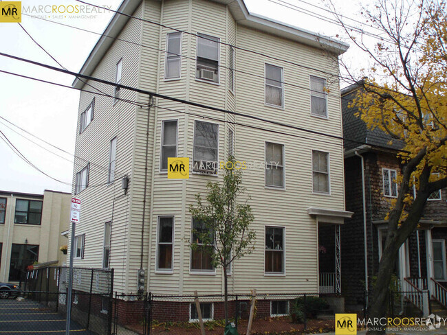 Building Photo - 230 Brookline St Unit 3 Rental