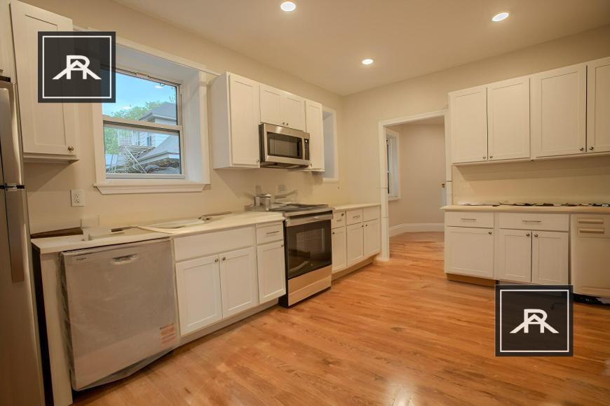3 bedroom in Brookline MA 02446 - 3 bedroom in Brookline MA 02446 Condo Unit 4