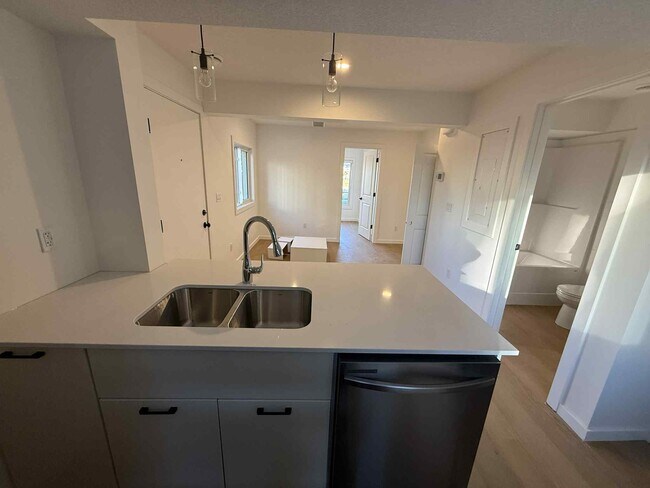 Photo - 7049 Fane Rd