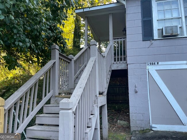 Photo - 984 Byron Dr SW Unidad B