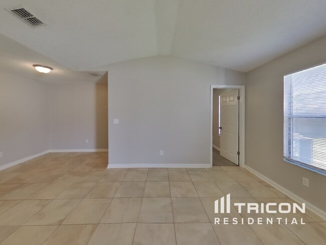 Photo - 1553 Kingfisher Blvd