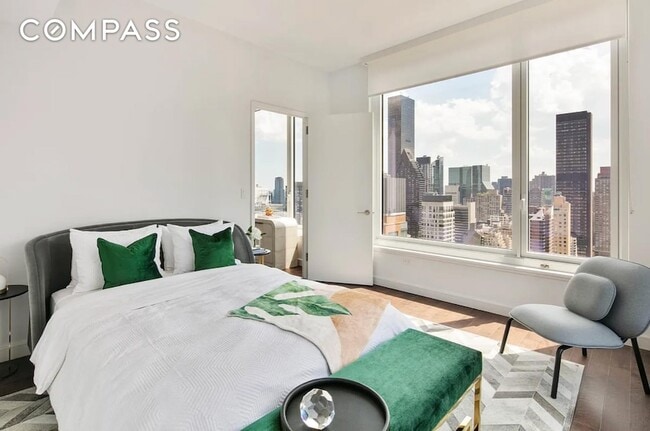 Photo - 232 E 54th St