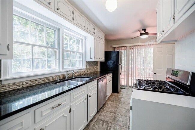 Photo - 1716 Beacon Hill Blvd NE