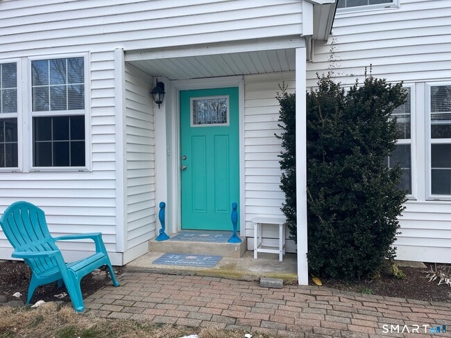 Building Photo - 377 Horse Pond Rd