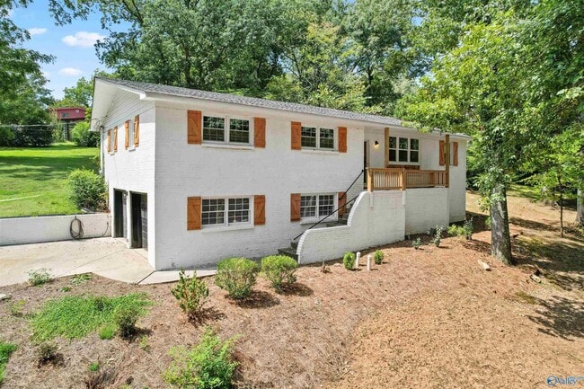 Photo - 7916 Valley View Dr SE