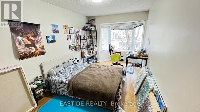 Photo - 151 Townsgate Dr