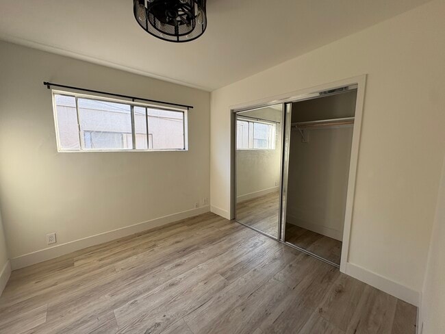 Photo - HOBART BLVD INC Unit 11