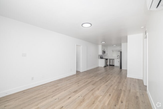 2BR, 1BA - 920SF - Living Room