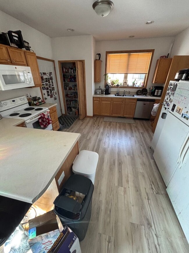 Photo - Lots of Rooms