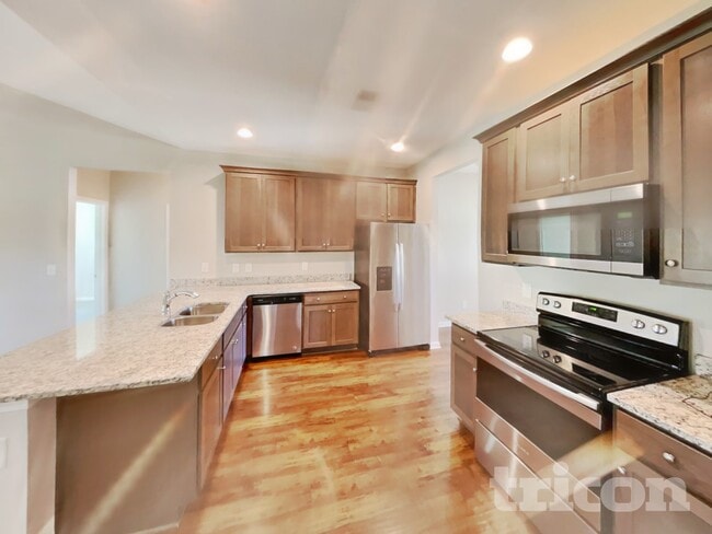 Photo - 820 Ellyson Dr