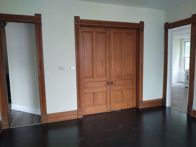 Photo - Very Large 4 Bedroom 2 Bath House